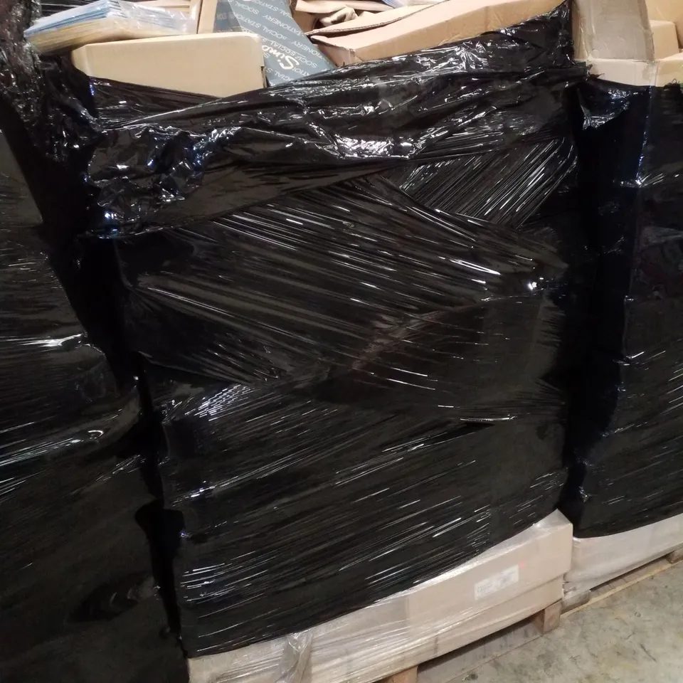 PALLET CONTAINING LARGE QUANTITY OF ASSORTED GREETING CARDS