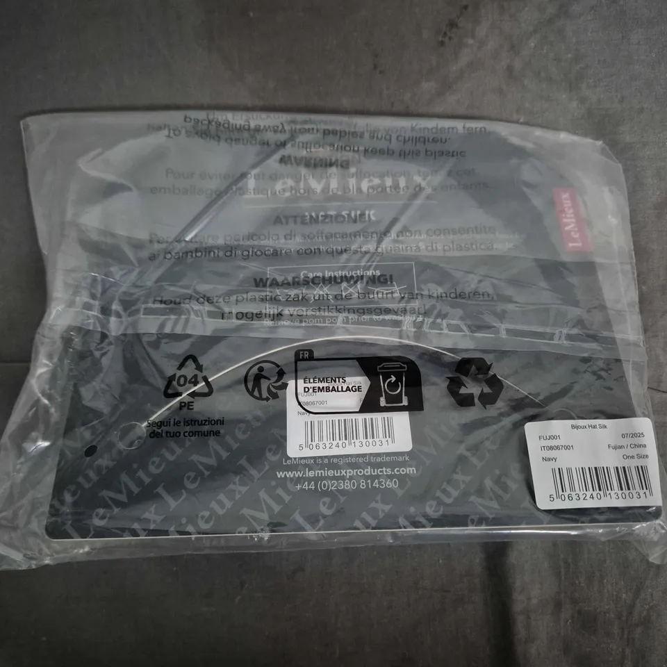 BAGGED LE MIEUX BIJOUX SILK HAT IN NAVY
