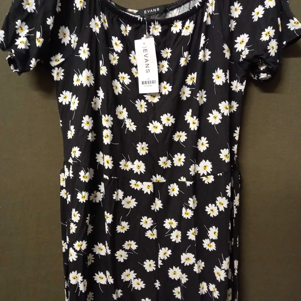 EVANS DAISY PRINT JUMPSUIT IN BLACK - UK 16