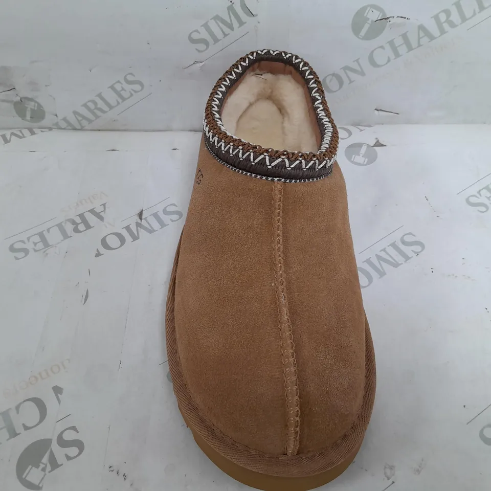 PAIR OF UGG KUWANS CLASSIC SLIP ONS IN BROWN - SIZE 40