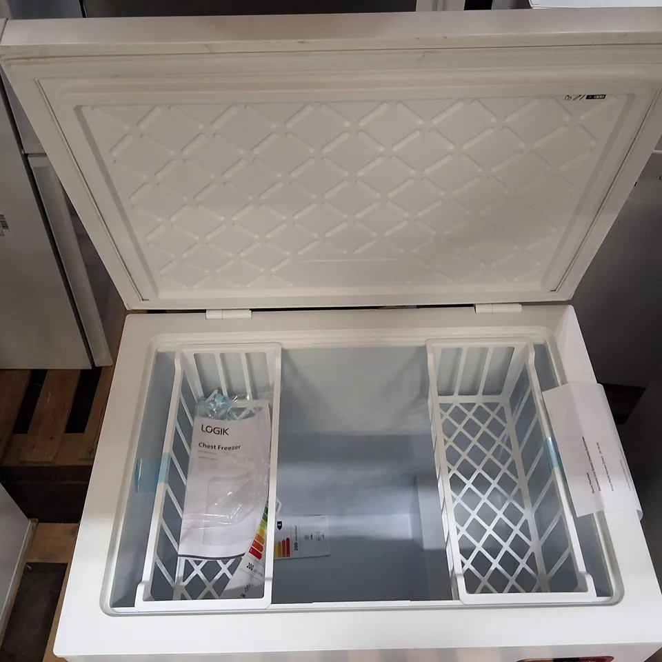 LOGIK L198CFW23 CHEST FREEZER - WHITE
