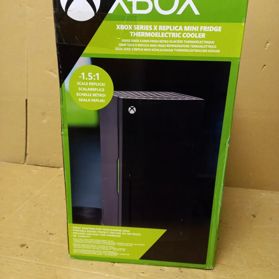 XBOX SERIES X REPLICA MINI FRIDGE THERMOELECTRIC COOLER 1.5:1