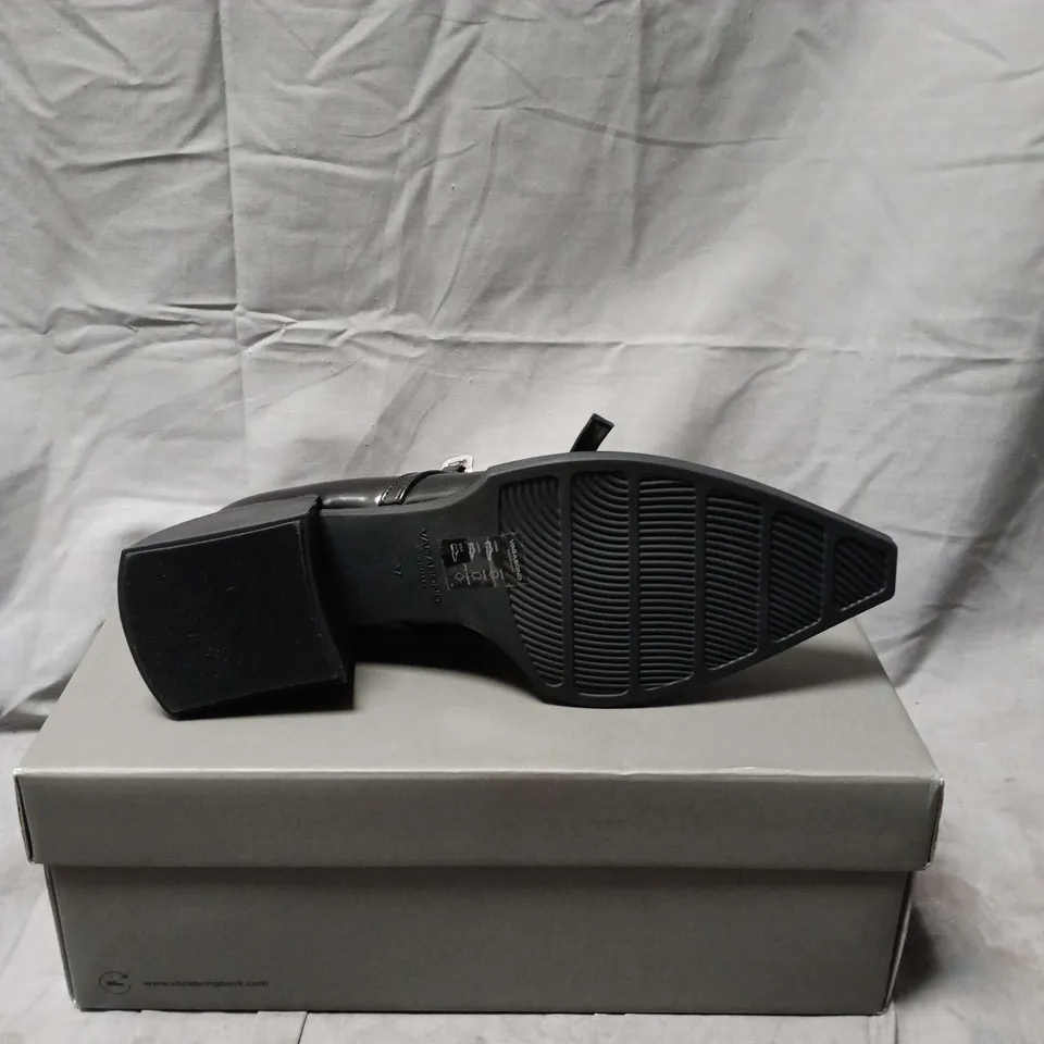 BOXED PAIR OF VAGABOND SHOEMAKERS WOMEN’S BLACK LEATHER BUCKLE-STRAP HEELED SHOES, UK 4 (EU 37)