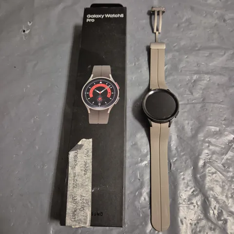 SAMSUNG GALAXY WATCH 5 PRO IN GREY TITANIUM