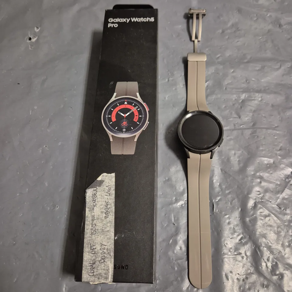 SAMSUNG GALAXY WATCH 5 PRO IN GREY TITANIUM 