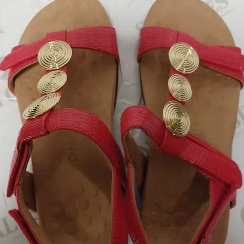 VIONIC REST FARRA II WVN CHERRY SANDALS SIZE 6