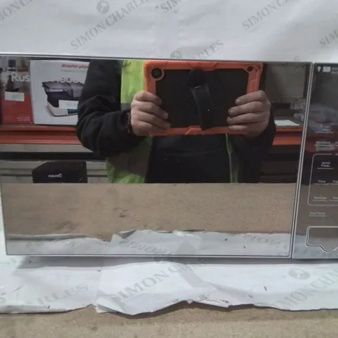 BOXED RUSSELL HOBBS 20 LITRE DIGITAL MICROWAVE