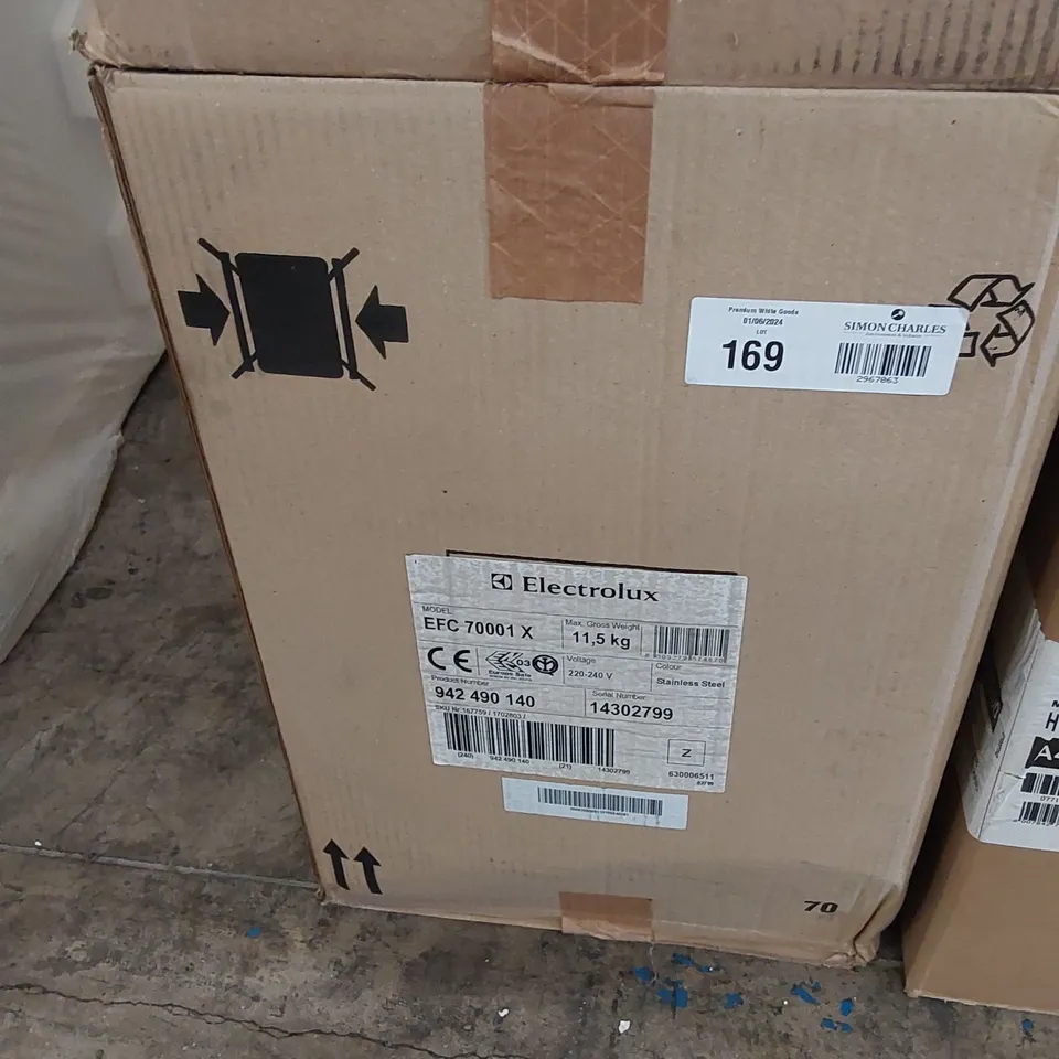 ELECTROLUX EXTRACTOR EFC70001X