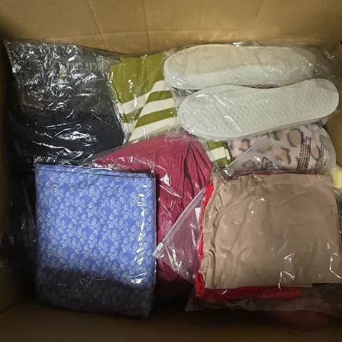 APPROXIMATELY 30 ASSORTED CLOTHING ITEMS IN VARIOUS SIZES, STYLES & COLOURS TO INCLUDE BRANDS SUCH AS & MAISI, SUGAR CRISP, LA MAREY, ETC - COLLECTION ONLY