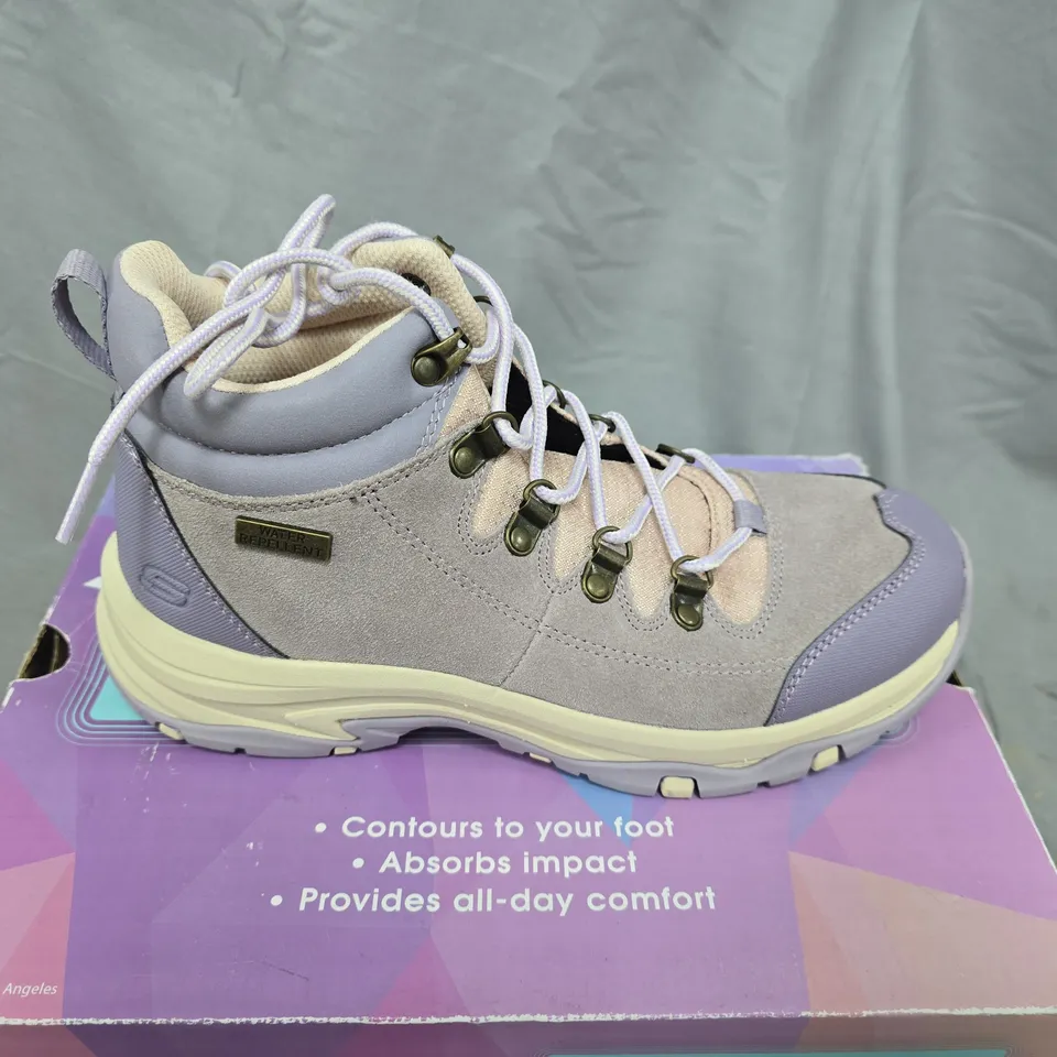 Skechers Hiking Boot – Grey & Lilac size 6