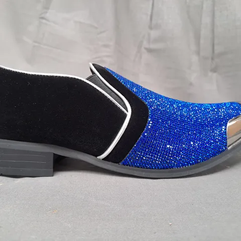 BOXED PAIR OF MALIN ADRIAN POINTED TOE SHOES IN BLACK/ROYAL BLUE SIZE 8