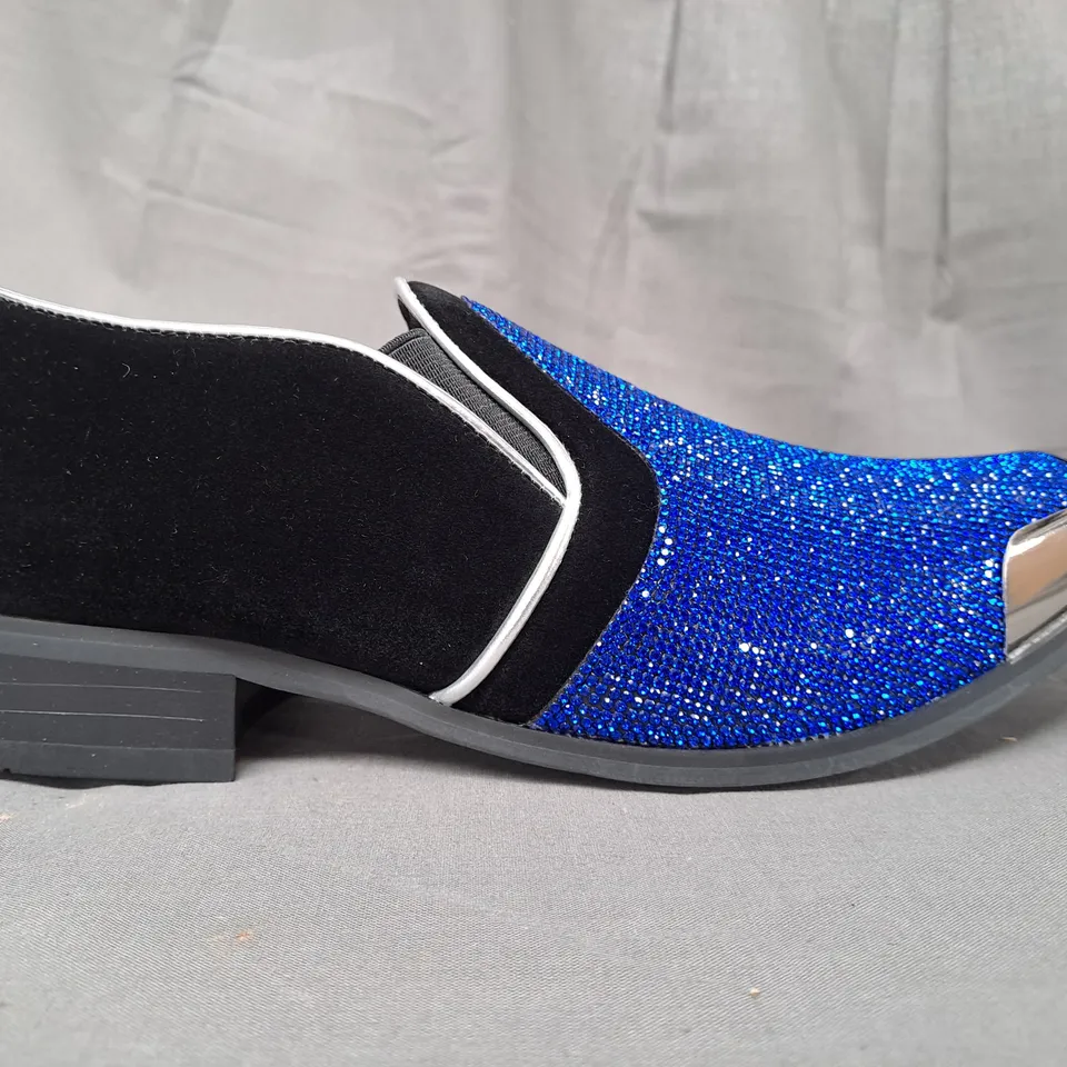 BOXED PAIR OF MALIN ADRIAN POINTED TOE SHOES IN BLACK/ROYAL BLUE SIZE 8