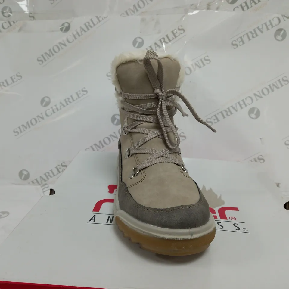 BOXED PAIR OF RIEKER ANTISTRESS WATER RESISTANT WARM HIKING BOOTS CREAM UK SIZE 6