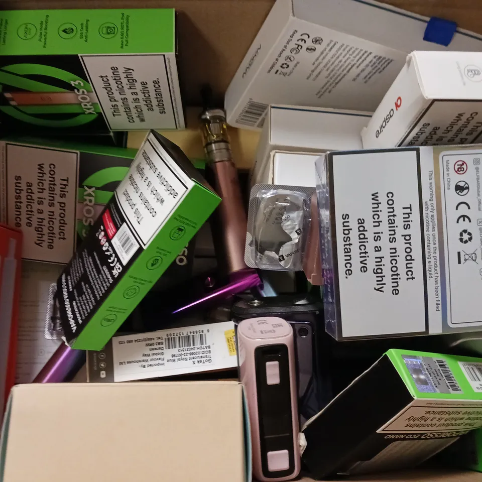 BOX OF APPROXIMATELY 20 E-CIGARETTES TO INCLUDE GEEK VAPE, VAPORESSO, ASPIRE ETC