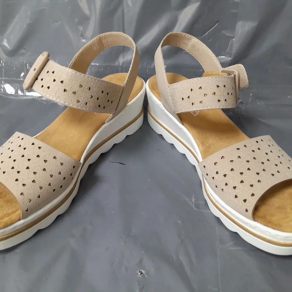 BOXED PAIR OF RIEKER OPEN TOE WEDGE SANDALS IN TAUPE SIZE 7.5