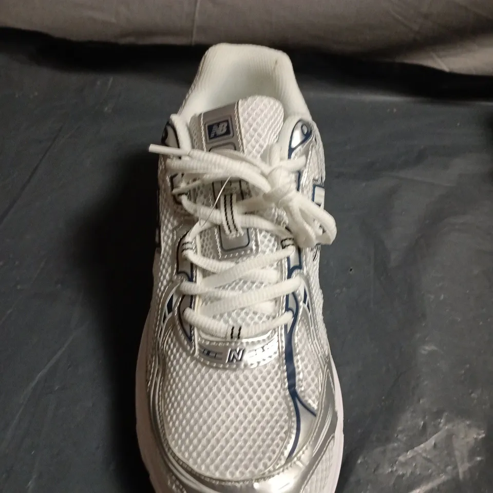 BOXED PAIR OF NEW BALANCE ABZORB RUNNING SHOES - UK SIZE 9.5