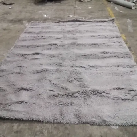 QUALITY DESIGNER AREA RUG - APPROXIMATELY 290X200