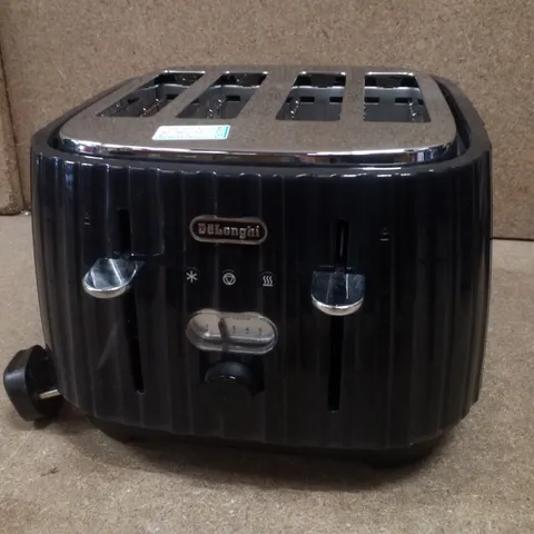 BOXED DĒLONGHI CTD4003.BK BALLERINA 4 SLICE TOASTER
