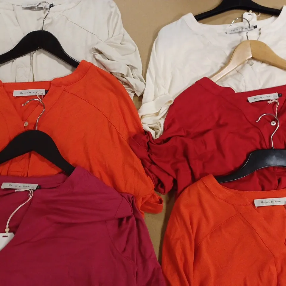 BOX OF APPROX 6 ASSORTED ITEMS OF MAISON DE NIMES CLOTHING IN VARIOUS SIZES AND STYLES