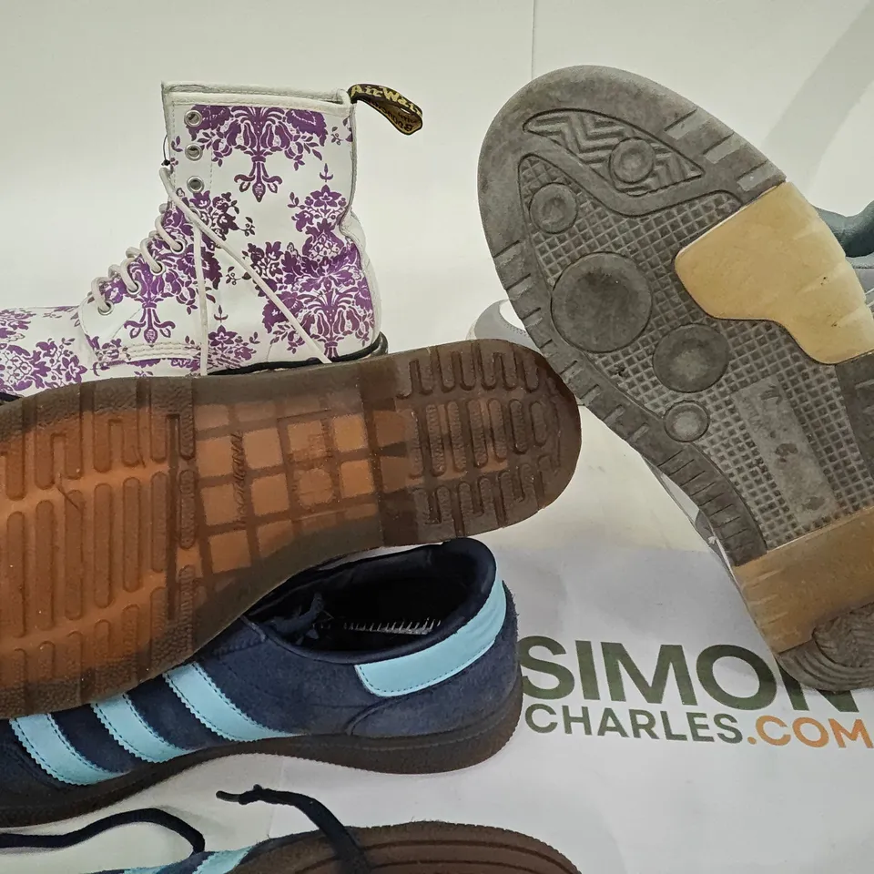 LOT OF 5 PAIRS OF DESIGNER FOOTWEAR TO INCLUDE DR MARTENS AND OFF WHITE - VARIOUS SIZES