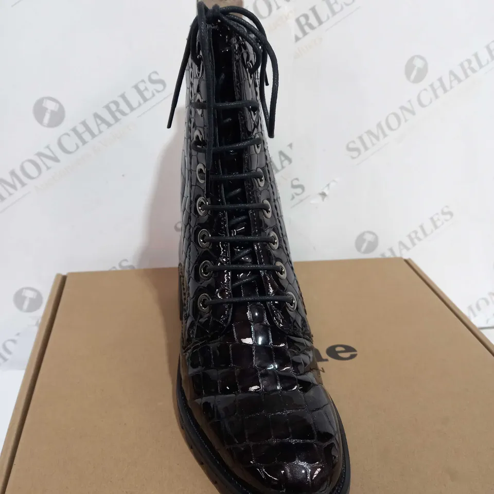 BOXED PAIR OF DUNE LONDON PRESTONE LEATHER HIKER BOOTS IN BLACK UK SIZE 3