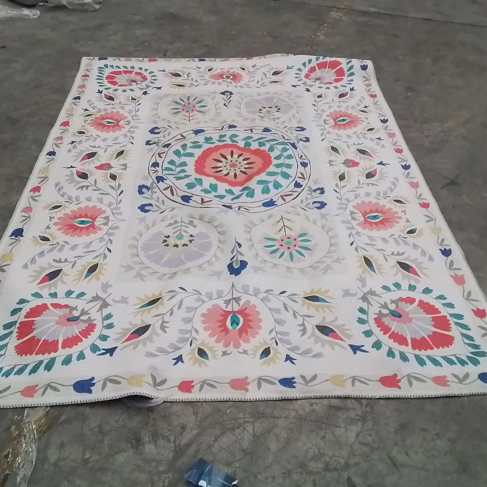 QUALITY DESIGNER AREA RUG - APPROXIMATELY 230X160CM