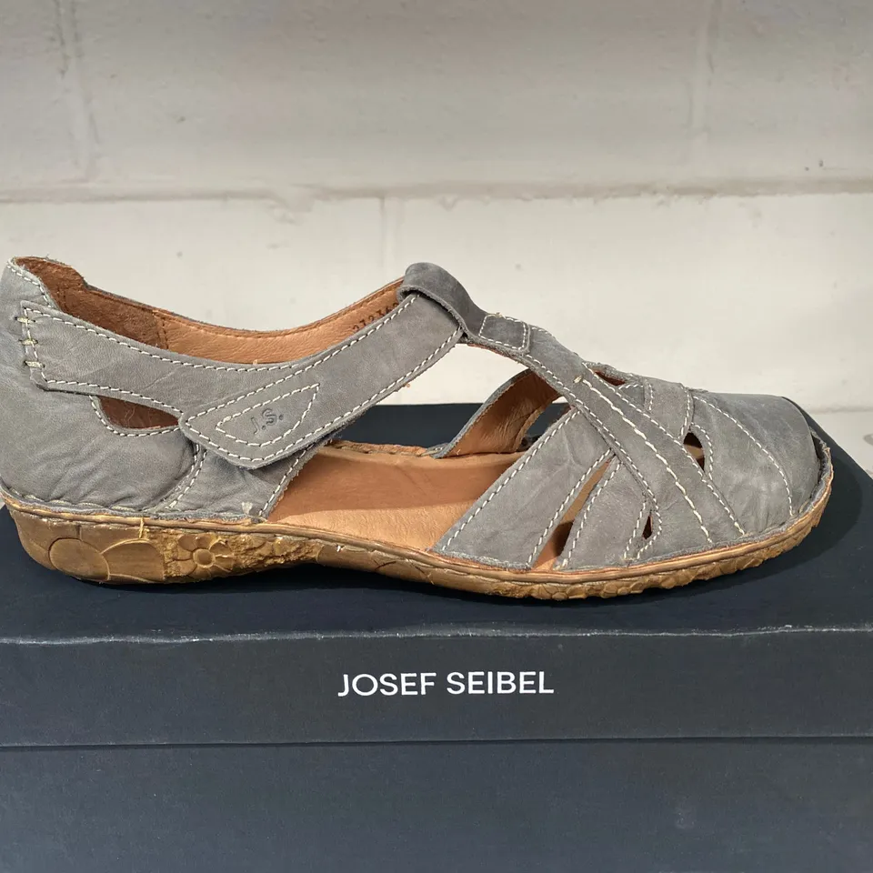 BOXED PAIR OF JOSEF SEIBEL GREY SHOES SIZE 42