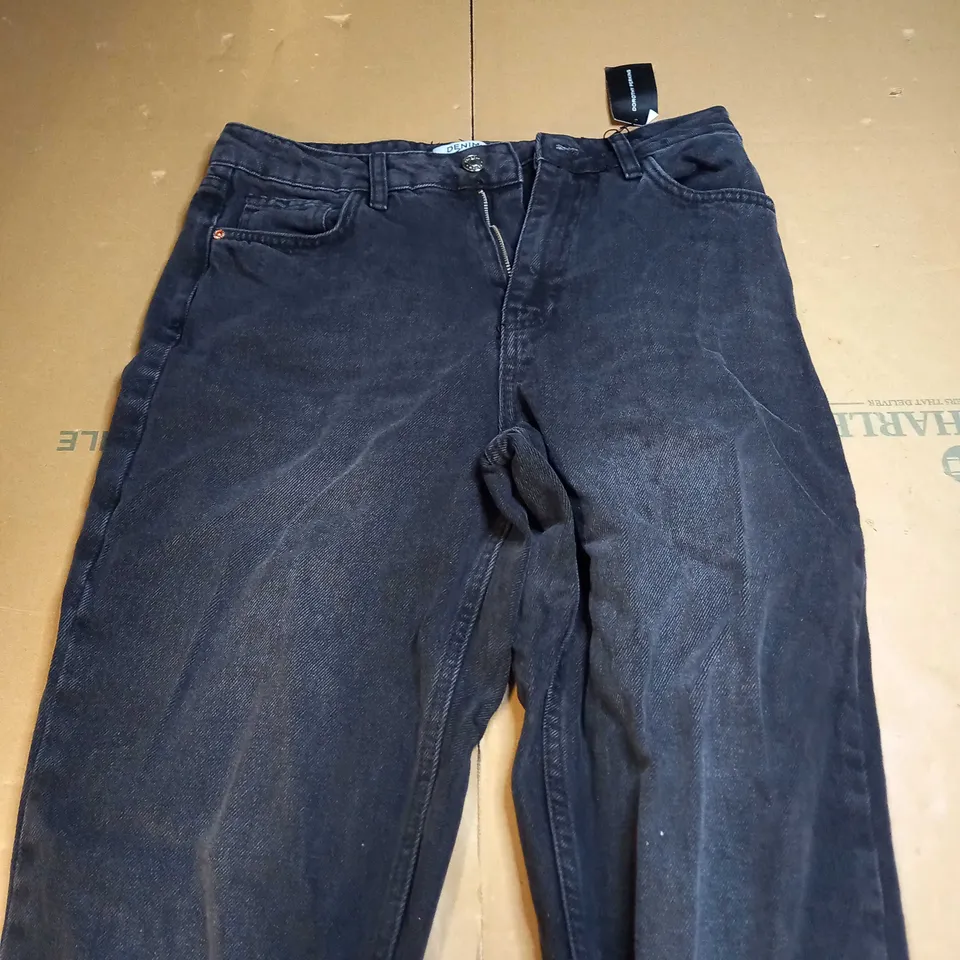 DOROTHY PERKINS RELAXED FIT DENIM JEANS - SIZE UNSPECIFIED
