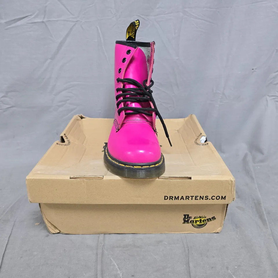 BOXED PAIR OF DR MARTENS ANKLE BOOTS IN PINK SIZE UK 5