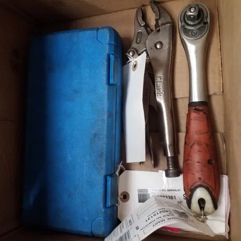 BOX CONTAINING 3 SCRAP ITEMS INCLUDING 16 PIECE DEEP IMPACT SOCKET SET, 10" CURVED JAW LOCKING PLIERS & 3/8" PRO RATCHET  