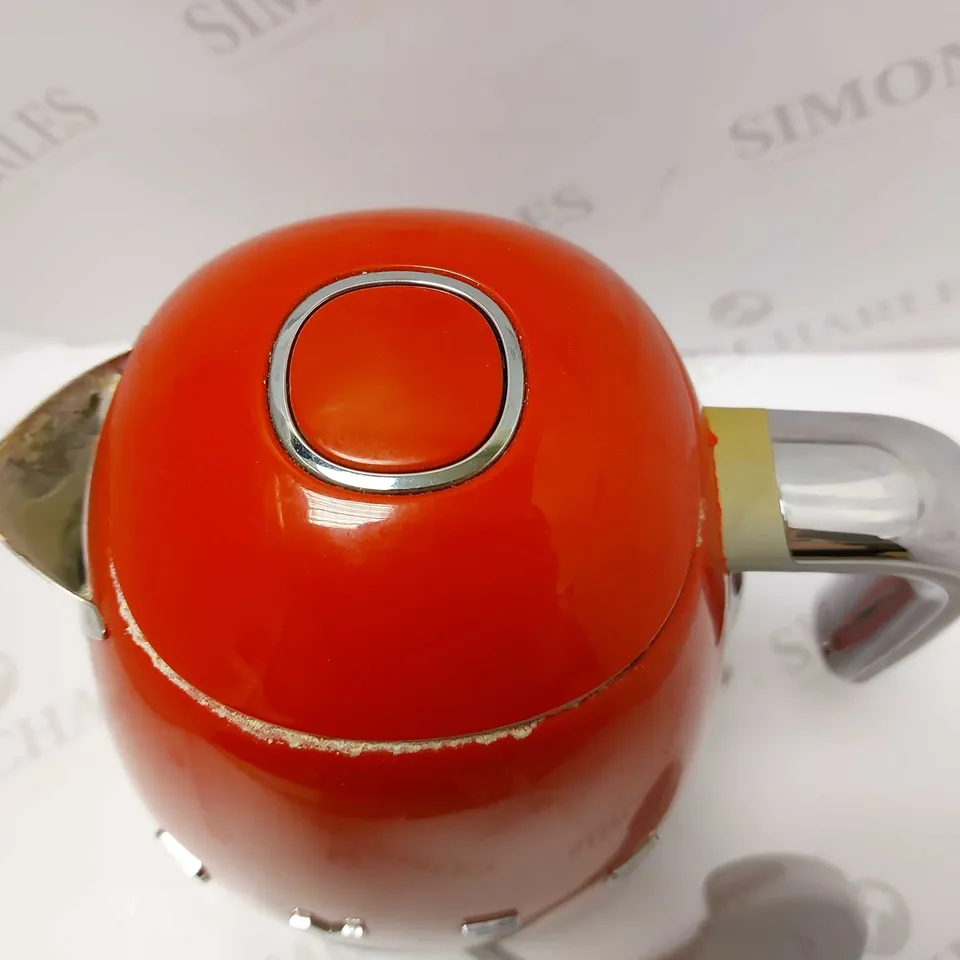 SMEG RETRO STYLE KETTLE - RED