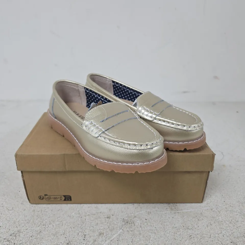 JO&JOE SHORE GOLD SLIP-ON SHOES – UK 4