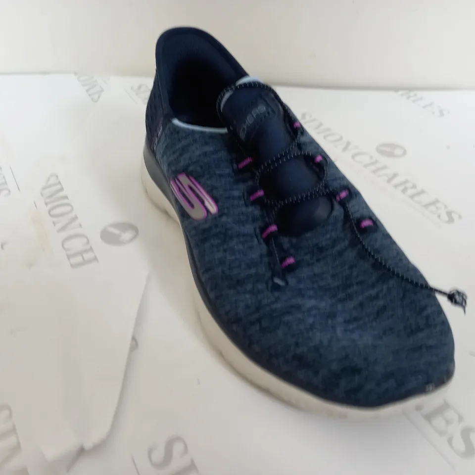 SKETCHERS SLIP-INS TRAINERS IN NAVY - SIZE 5