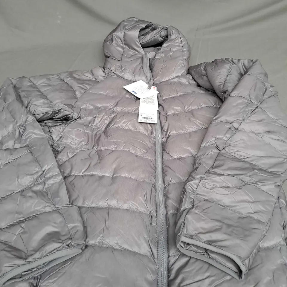 UNIQLO ULTRA LIGHT DOWN LIGHT GREY JACKET - SMALL