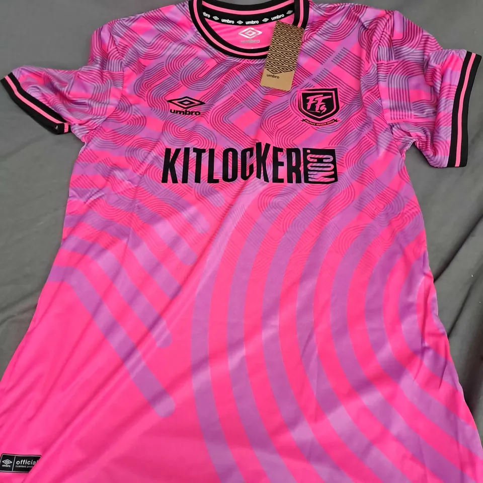 UMBRO FILTHY FELLAS FOOTBALL SHIRT 2 IN PINK - LARGE