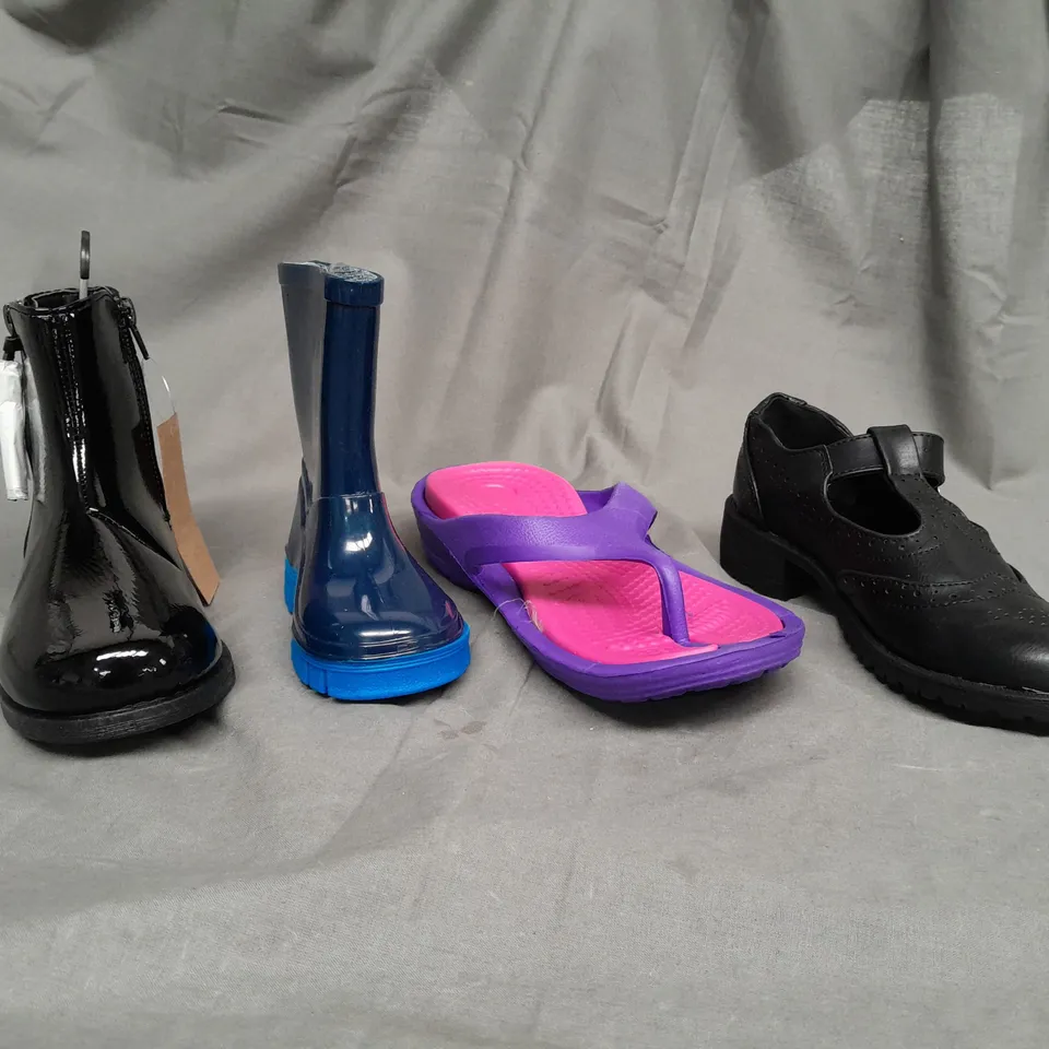 BOX OF APPROX 32 ASSORTED KIDS SHOES IN VARIOUS SIZES & COLOURS 