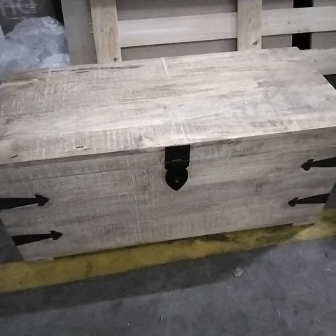 BUCHHOLTZ COFFEE TABLE WITH STORAGE