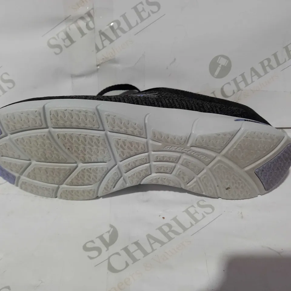 SKECHERS ARCH FIT REFINE TRAINERS UK SIZE 5