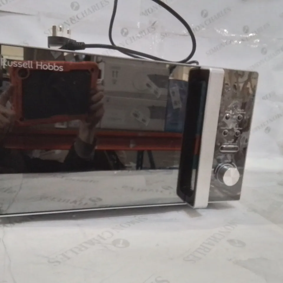BOXED RUSSELL HOBBS MICROWAVE OVEN 
