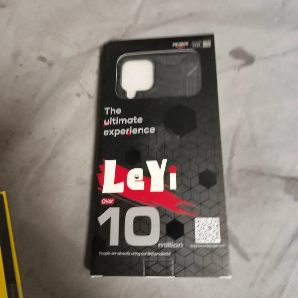 BOX OF ASSORTED MOBILE PHONE ACCESSORIES INCLUDING CRUZERLITE PHONE COVER , LEYI PHONE COVER AND JETECH SCREEN PROTECTOR 