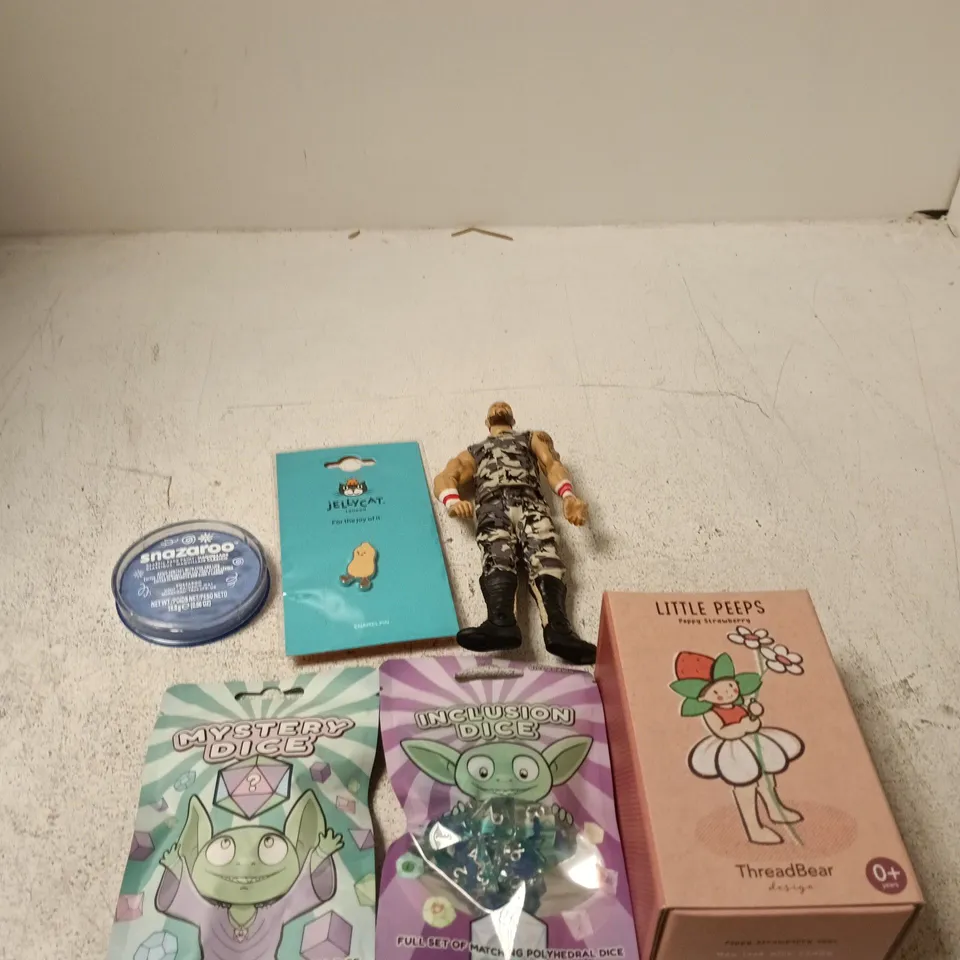 APPROXIMATELY 15 ASSORTED TOYS INCLUDING MYSTERY DICE, INCLUSION DICE AND LITTLE PEEPS THREAD BEAR