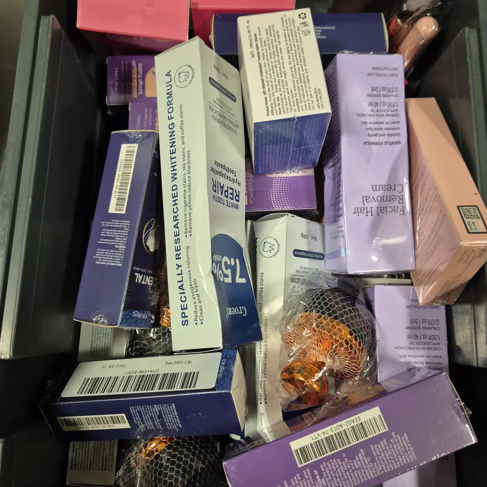 APPROXIMATELY 20 ASSORTED HEALTH & BEAUTY PRODUCTS TO INCLUDE BALM FOUNDATION, HYDROXYAPATITE TOOTHPASTE, MAKE UP BRUSH ETC 