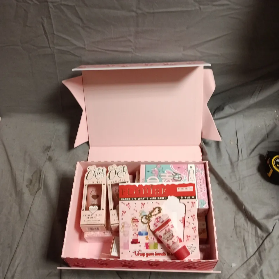 PLOUISE THE CHEEK IT GIFT SET