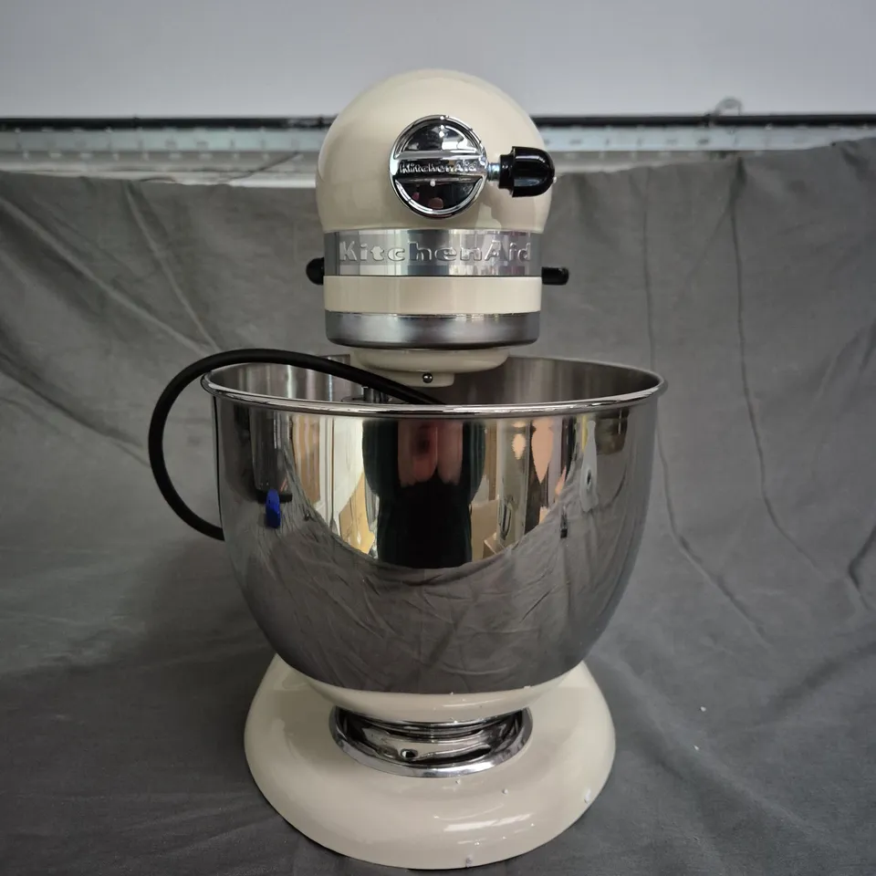 KITCHEN AID ARTISAN STAND MIXER - 4.8L