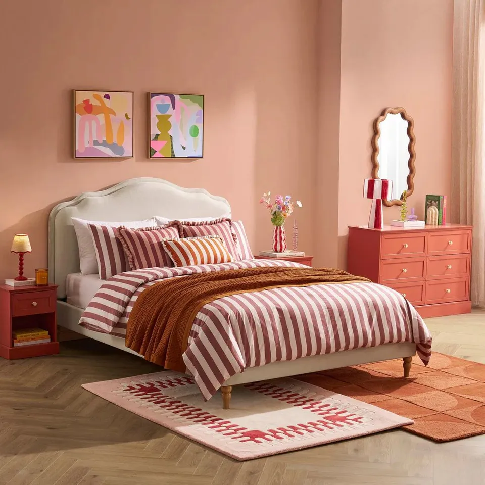 BOXED DUSK WILTSHIRE BED FRAME - CREAM LINEN // SIZE: 4FT6 DOUBLE SIZE (2 BOXES)