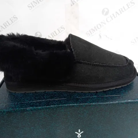 BOXED EMU AUSTRALIA LOW SLIPPER BLACK - SIZE 9