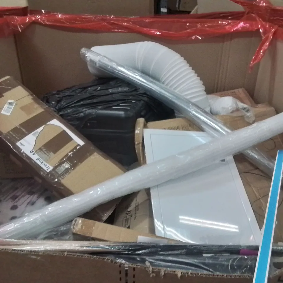 PALLET OF ASSORTED HOUSEHOLD GOODS AND PRODUCTS TO INCLUDE;DISPLAY BOX,EXERCISE MAT,TELESCOPIC LADDER