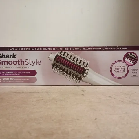 BOXED SHARK SMOOTH STYLE HEATED BRUSH + SMOOTHING COMB