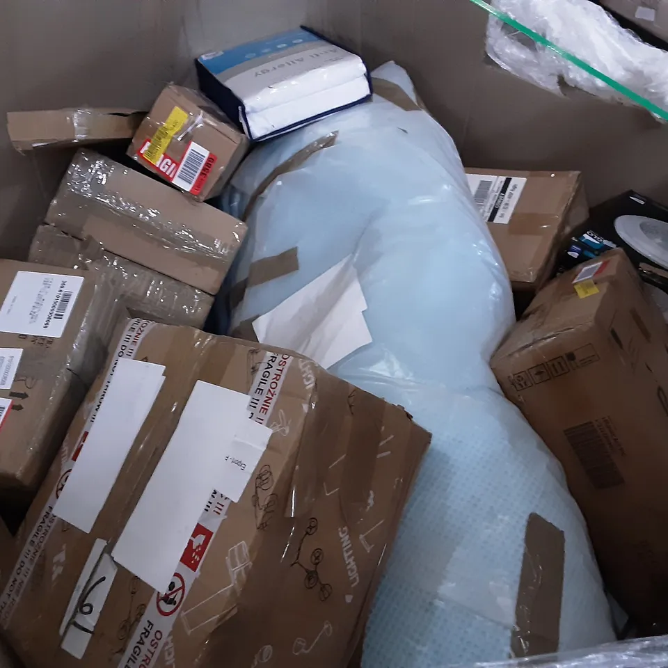 PALLET OF ASSORTED PRODUCTS INCLUDING INNIS LADDER BOOKCASE, TOTMAN, MATTRESS PROTECTOR, MELODY MAISON, DANDELION CHANDELIER FIXTURE, SNUGCITY MATTRESS PROTECTOR 