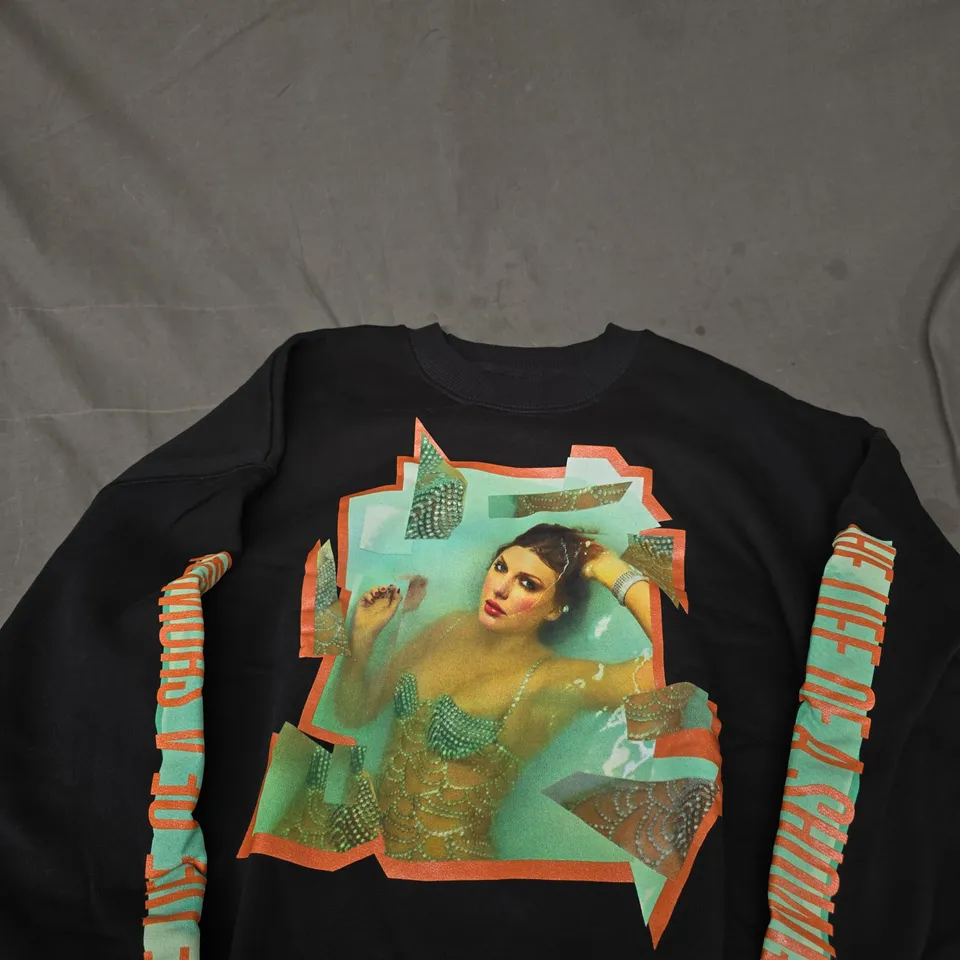 TAYLOR SWIFT THE LIFE OF A SHOWGIRL T-SHIRT – XL 